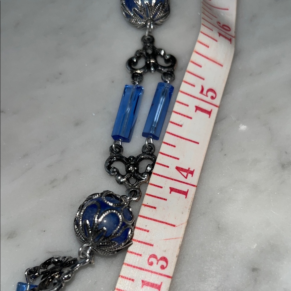 VINTAGE Elegant Silver Toned and Blue Beaded Necklace - Picture 5 of 8